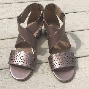 🔅 NWT Naturalizer Rose Gold Dress Sandal